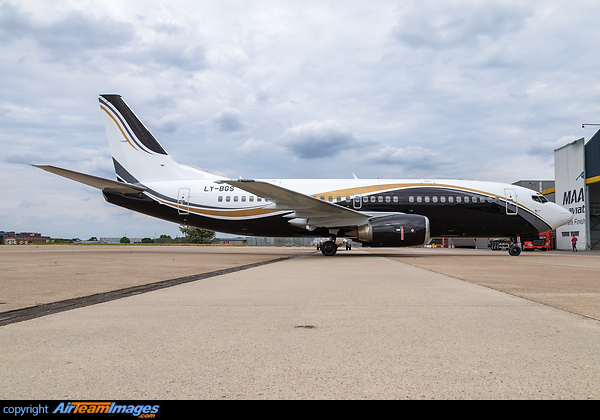 First B737-300 for KlasJet - Paintjob by MAAS Aviation Maastricht Boeing 737-3L9