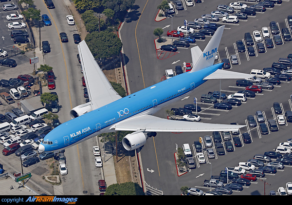 Boeing 777-206/ER Boeing 777-206/ER