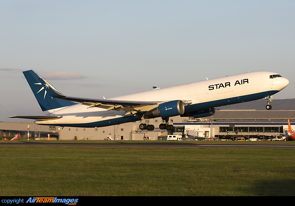 Boeing 767-346F/ER Boeing 767-346F/ER