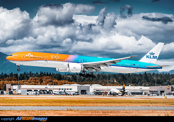 Boeing 777-306/ER Boeing 777-306/ER