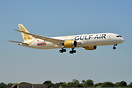 On finals for runway 09L