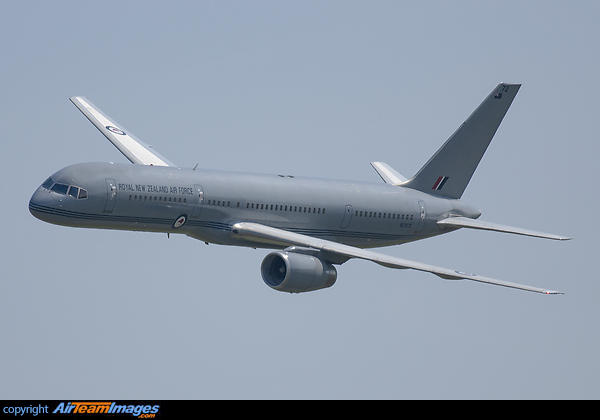 Boeing 757-2K2 Boeing 757-2K2