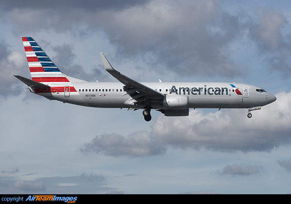 Boeing 737-823 Boeing 737-823