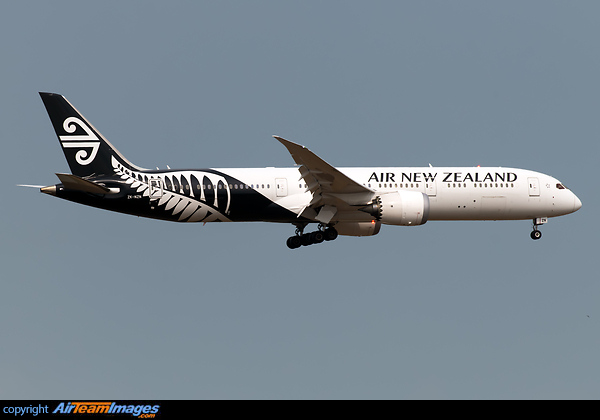 Boeing 787-9 Dreamliner Boeing 787-9 Dreamliner