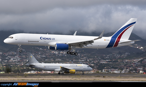Boeing 757-223(PCF) Boeing 757-223(PCF)