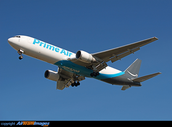 On her final approach Boeing 767-323/ER(BDSF)