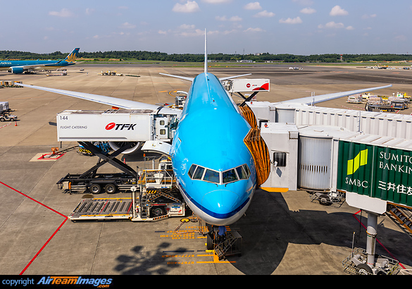 Boeing 777-306/ER Boeing 777-306/ER