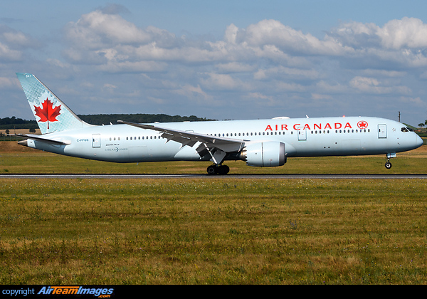 Boeing 787-9 Dreamliner Boeing 787-9 Dreamliner