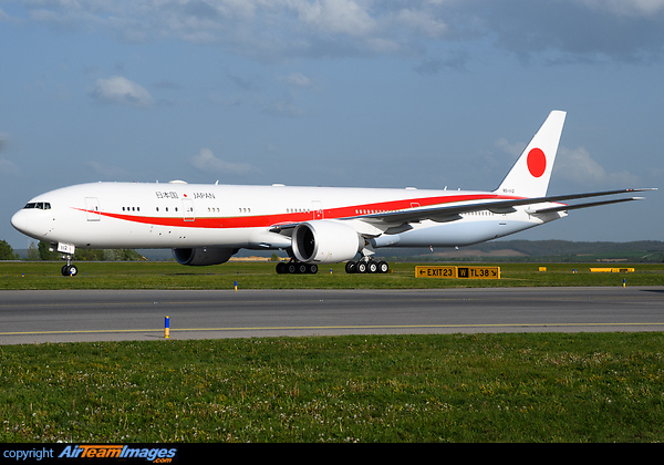 Boeing 777-3SB/ER Boeing 777-3SB/ER