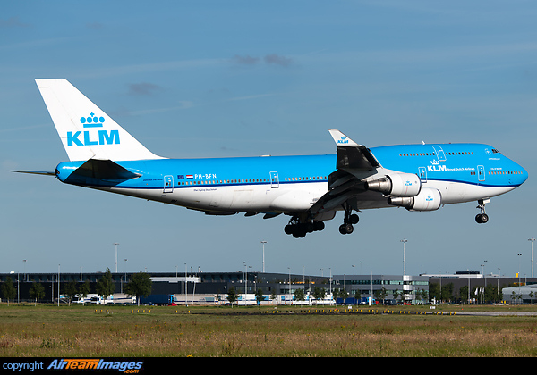 Boeing 747-406M Boeing 747-406M