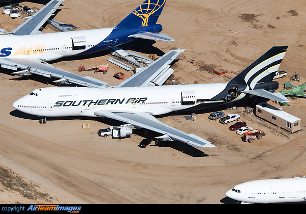 Boeing 747-2F6B(SF) Boeing 747-2F6B(SF)