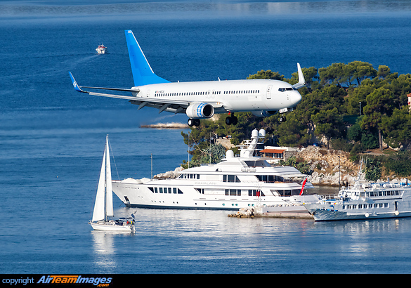 Boeing 737-86N Boeing 737-86N