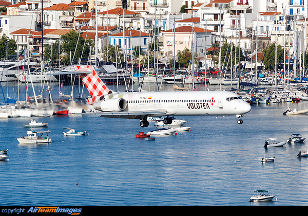 Boeing 717-2BL Boeing 717-2BL