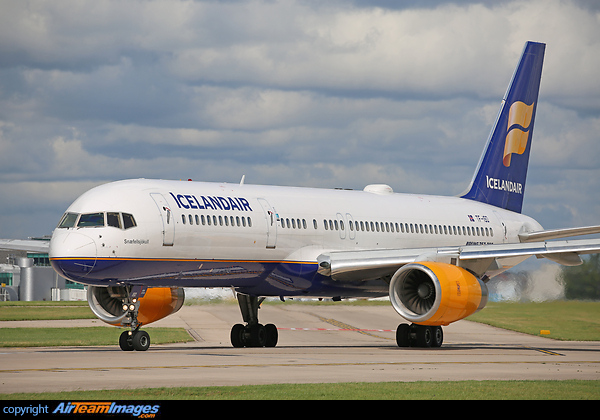 Boeing 757-223 Boeing 757-223