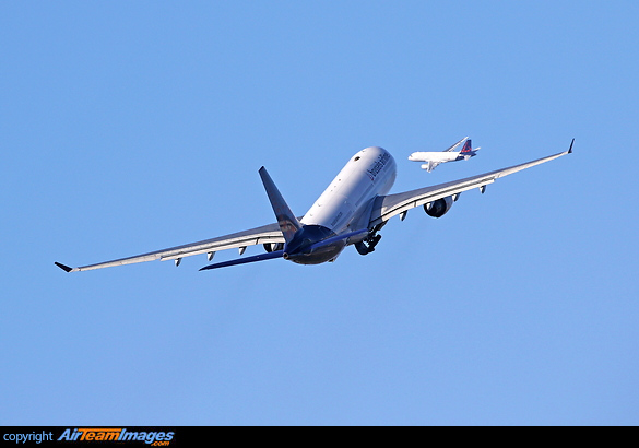 Very last take off as SN9901.
Heading for Twente where it will be broken up by AELS. Airbus A330-223