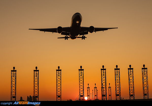 Boeing 777-222 Boeing 777-222