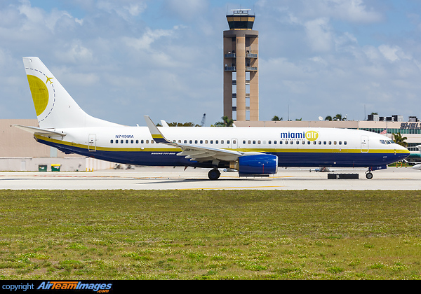 Boeing 737-8HX Boeing 737-8HX