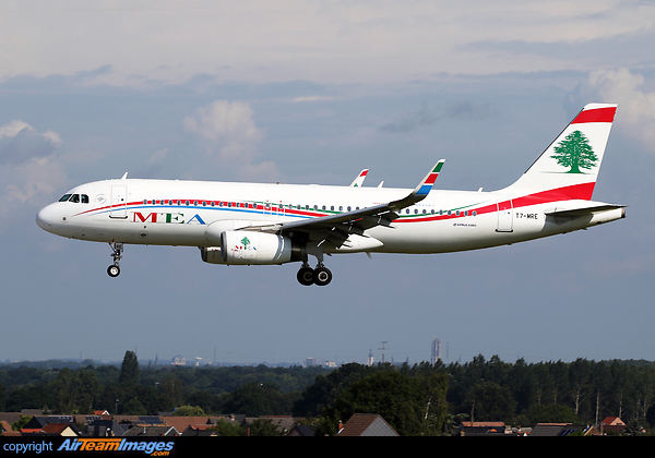 Airbus A320-232 Airbus A320-232