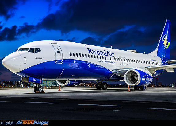 Boeing 737-8SH