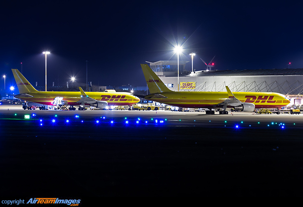 Boeing 767-3JHF Boeing 767-3JHF