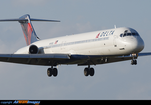 McDonnell Douglas MD-88 McDonnell Douglas MD-88