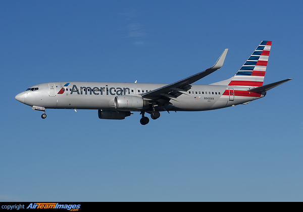 Boeing 737-823 Boeing 737-823