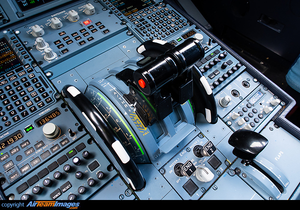 Airbus A320-214 Airbus A320-214