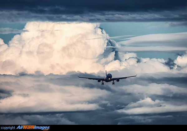 Airbus A330-343 Airbus A330-343