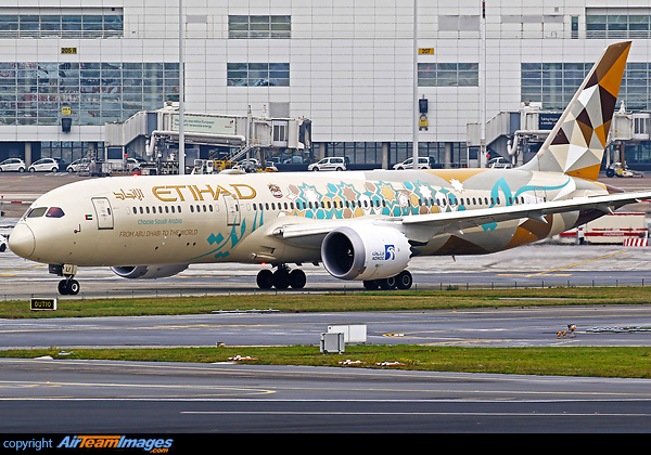 Boeing 787-9 Dreamliner Boeing 787-9 Dreamliner