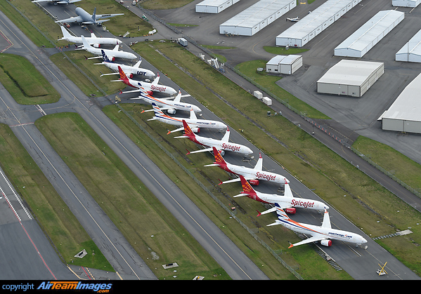 Boeing 737-8 MAX Boeing 737-8 MAX