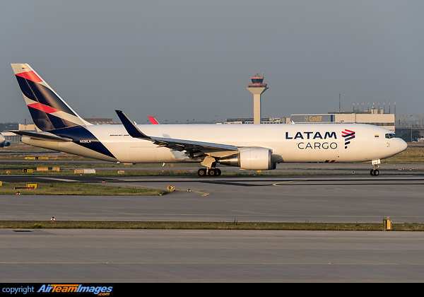 Boeing 767-316F/ER Boeing 767-316F/ER