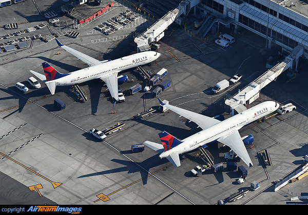 Boeing 757-251 Boeing 757-251