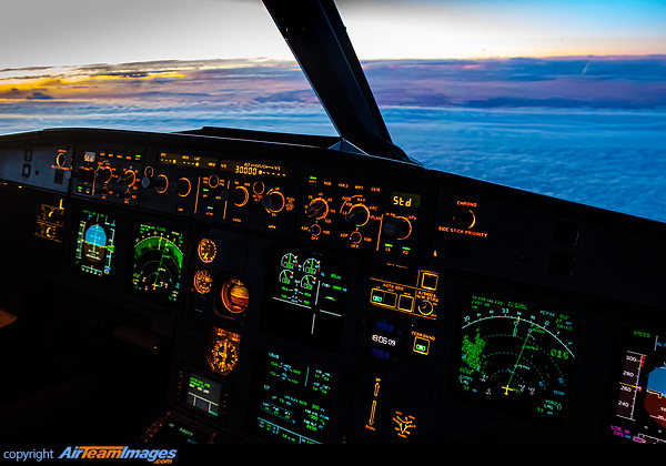 Airbus A320-214 Airbus A320-214