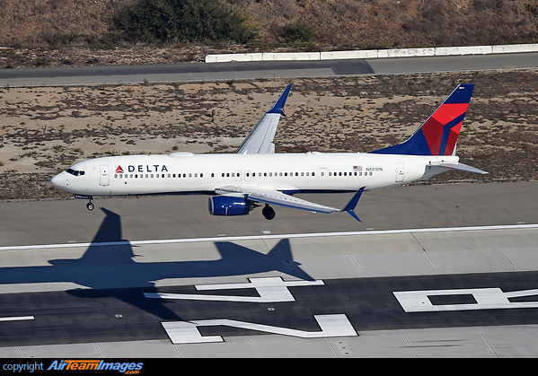 Boeing 737-932/ER Boeing 737-932/ER