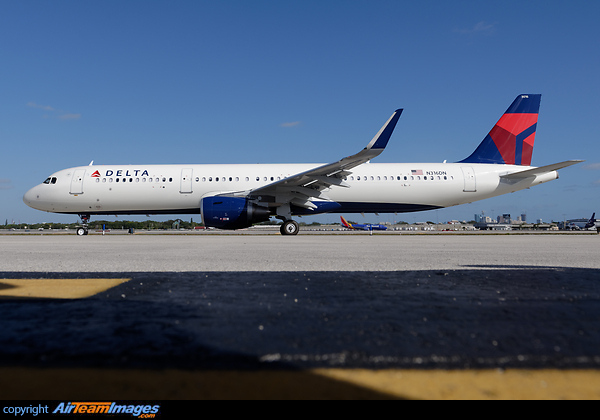 Airbus A321-211 Airbus A321-211