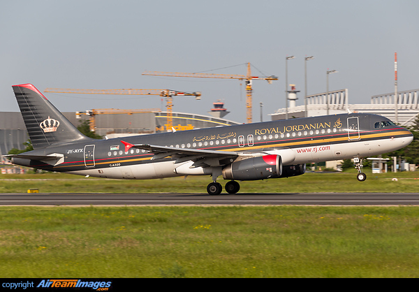 Airbus A320-232 Airbus A320-232