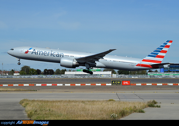 Boeing 777-323/ER Boeing 777-323/ER