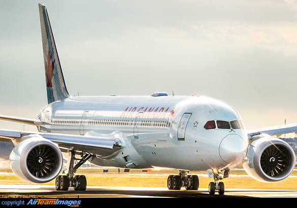 Boeing 787-9 Dreamliner