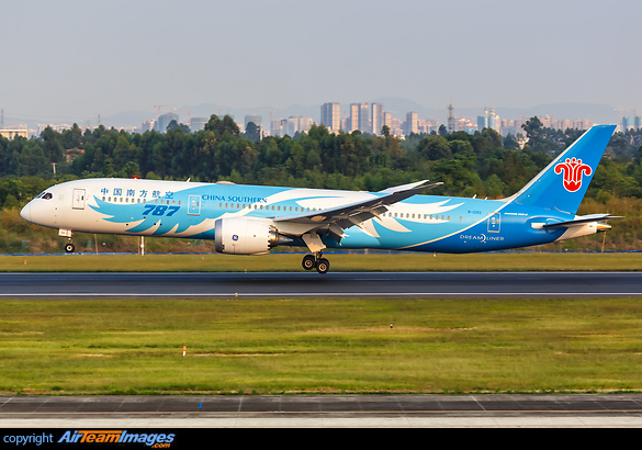 Boeing 787-9 Dreamliner Boeing 787-9 Dreamliner