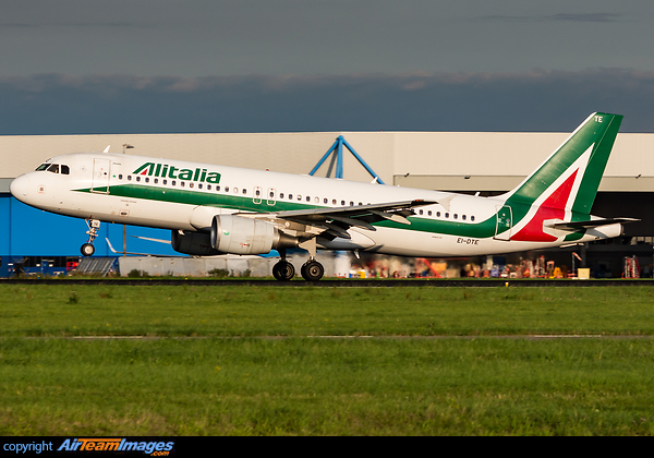 Airbus A320-216 Airbus A320-216