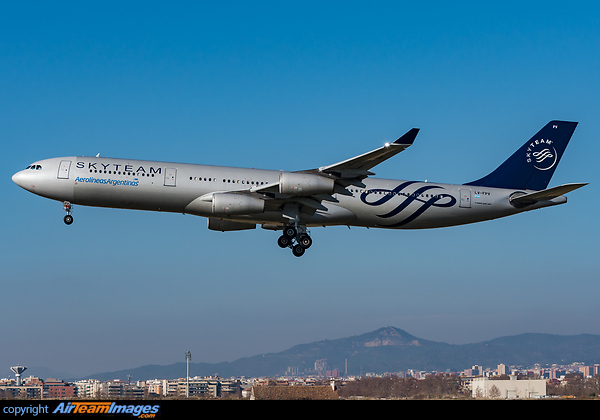 Airbus A340-313 Airbus A340-313