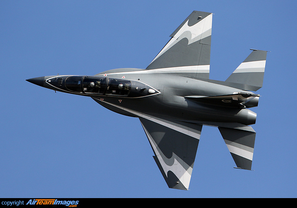 Hongdu L-15 Falcon