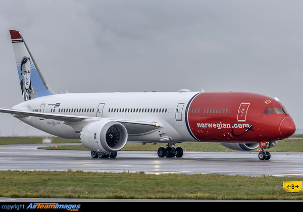 Boeing 787-9 Dreamliner Boeing 787-9 Dreamliner
