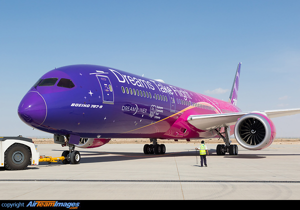 Boeing 787-9 Dreamliner Boeing 787-9 Dreamliner