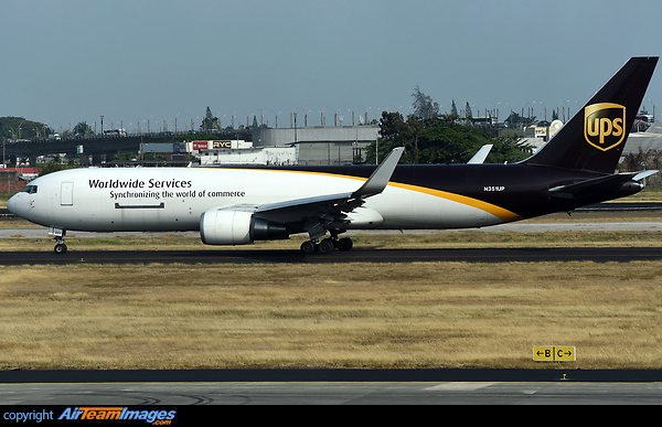 Boeing 767-34AF/ER Boeing 767-34AF/ER