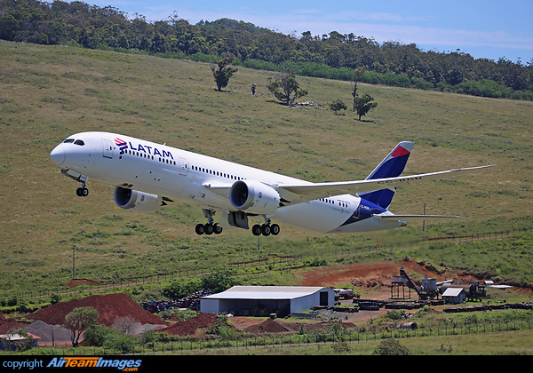 Boeing 787-9 Dreamliner Boeing 787-9 Dreamliner