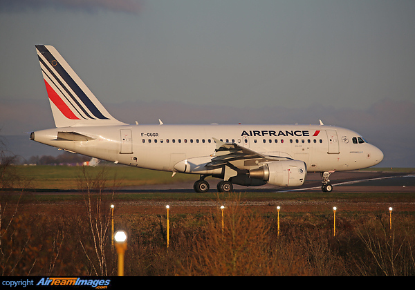 Airbus A318-111 Airbus A318-111