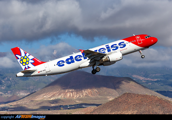 Airbus A320-214 Airbus A320-214
