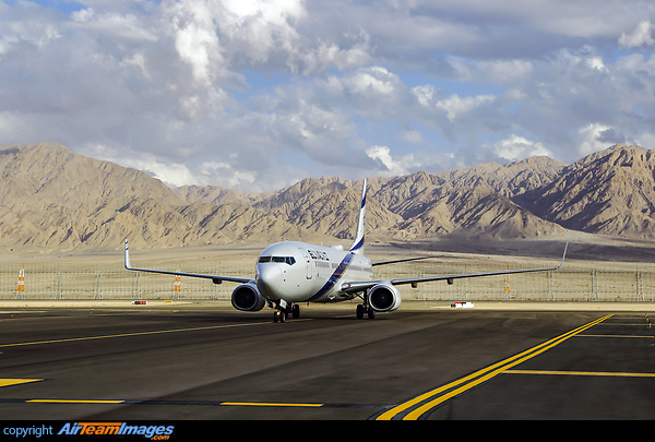 the first visit of "el al" in ramon airport. ly386 from Rome to tel aviv was diverted to alternate airport due to a bad weather over ben gurion,and a shortage of fuel. Boeing 737-958/ER