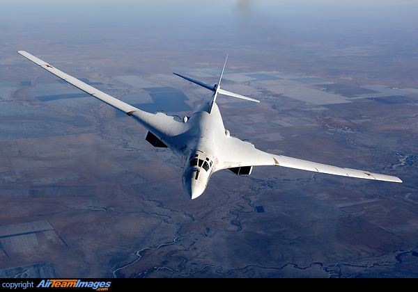 Aerial refueling Tupolev Tu-160